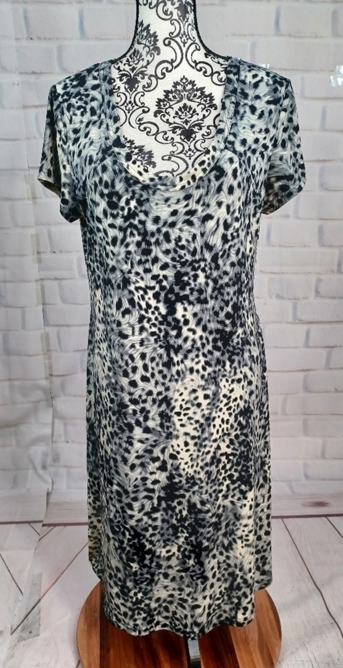 Nina Leonard womens short sleeve stretch knit dress size medium animal print b11